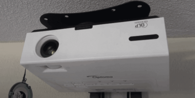 proyector optoma instalado